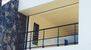 Atos
Garde-corps filant lisses inox remplissages verre, tôle perforée ou tôle laser